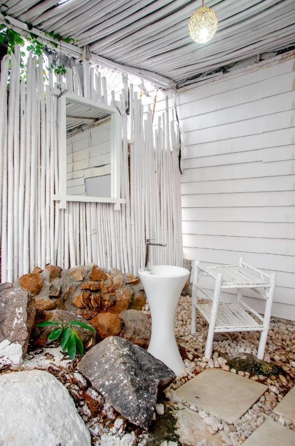 Hotel Rustic Vogue Shamirpet Exterior foto