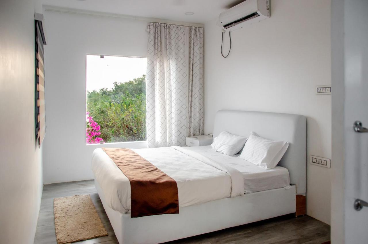 Hotel Rustic Vogue Shamirpet Exterior foto