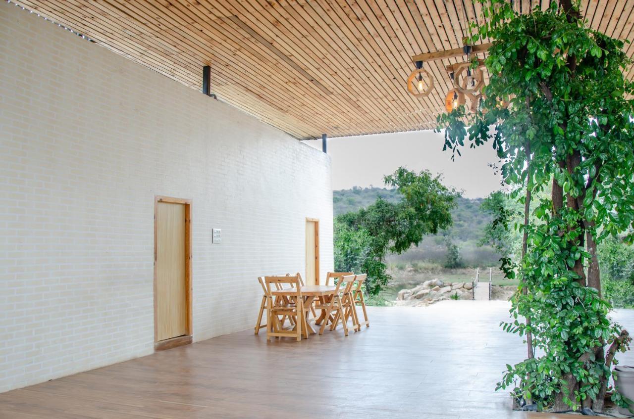 Hotel Rustic Vogue Shamirpet Exterior foto