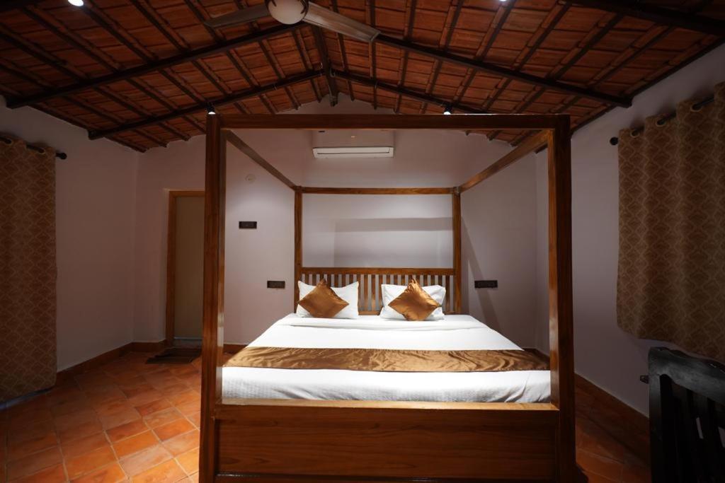 Hotel Rustic Vogue Shamirpet Exterior foto