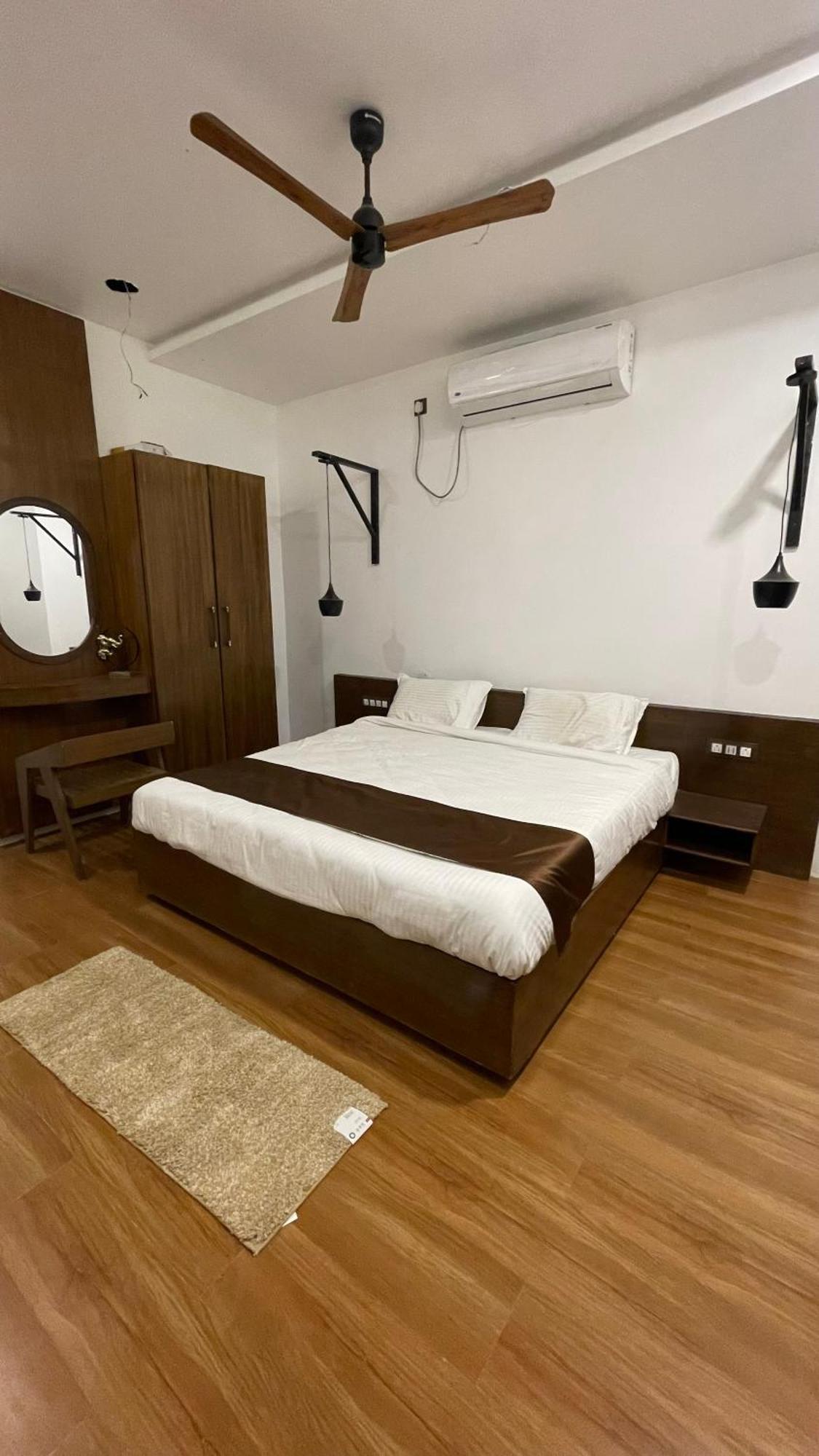 Hotel Rustic Vogue Shamirpet Exterior foto